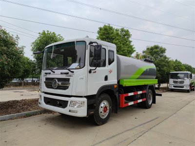 杭州用戶喜提12方灑水車，澆花、澆樹、綠化噴灑功能全